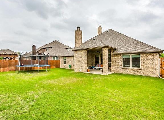 4th image of 2712 Elmwood Dr