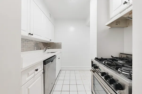 Rented by REAL New York | media 6