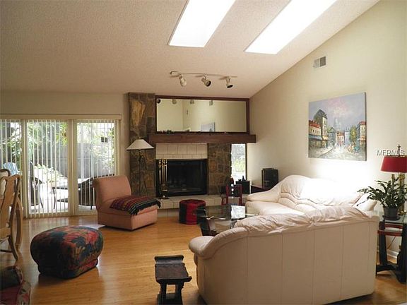 4th image of 58 Crane Dr