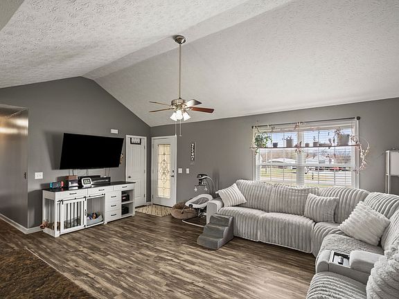 4th image of 363 N Center Point Rd