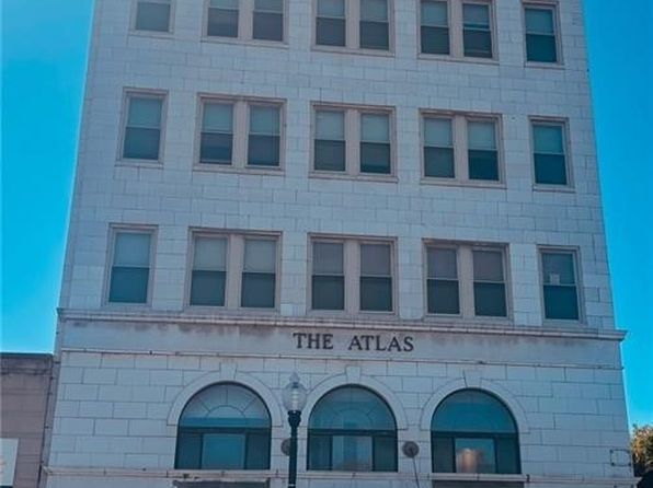 5644 Broadway Ave #203