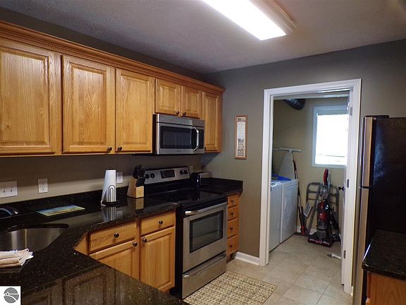 2nd image of 1246 Sunnyside Dr #202