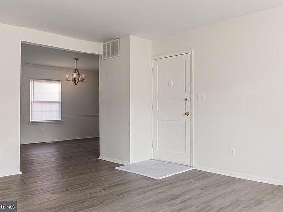 4th image of 83 Watkins Park Dr #42