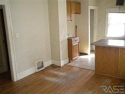 4th image of 814 N French Ave