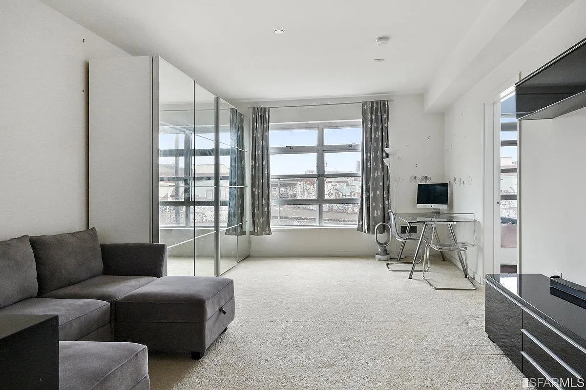 888 7th St Unit 112 photo 1