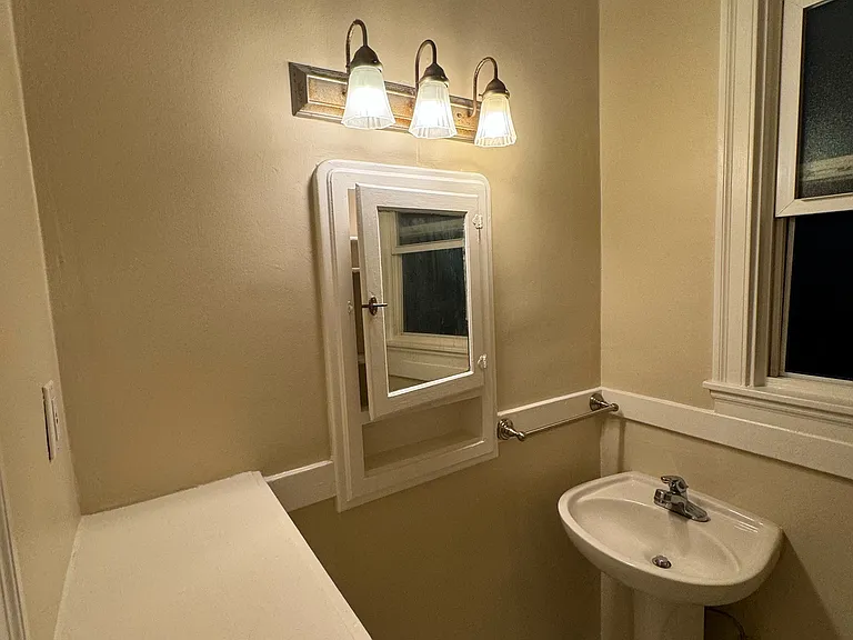 Picardo Arms Apartments — Photo 13