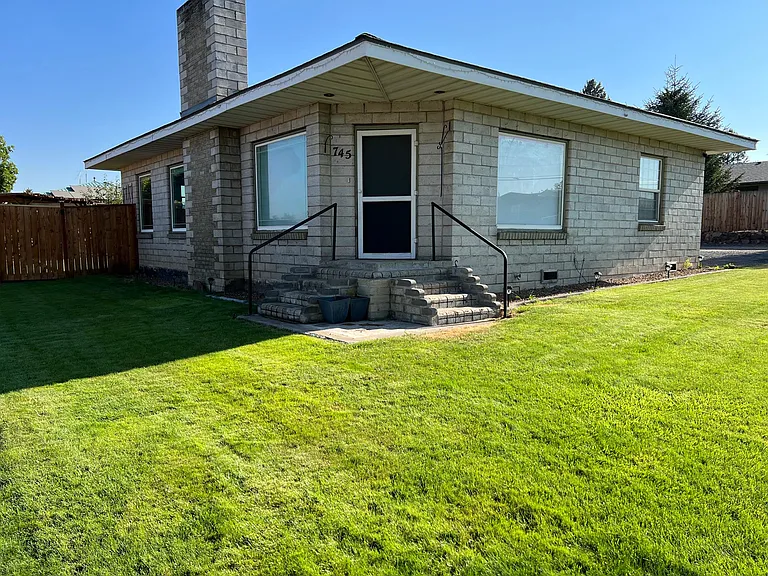 745 SE Turner St — Photo 6