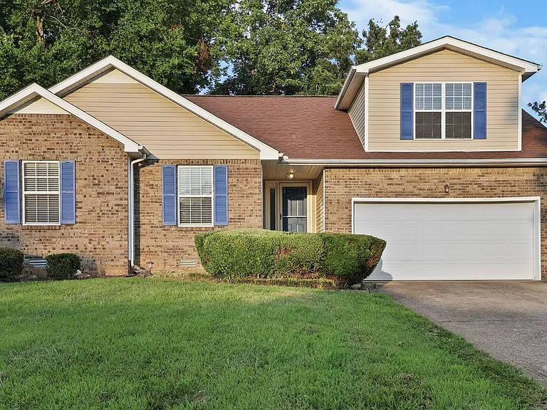 1633 Cedar Springs Cir — Photo 3