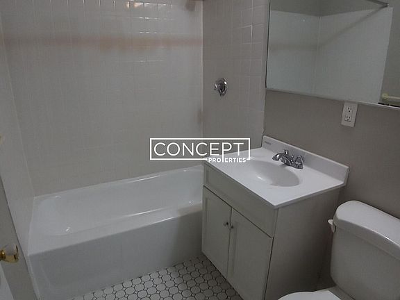 4th image of 437 Cambridge St APT 3