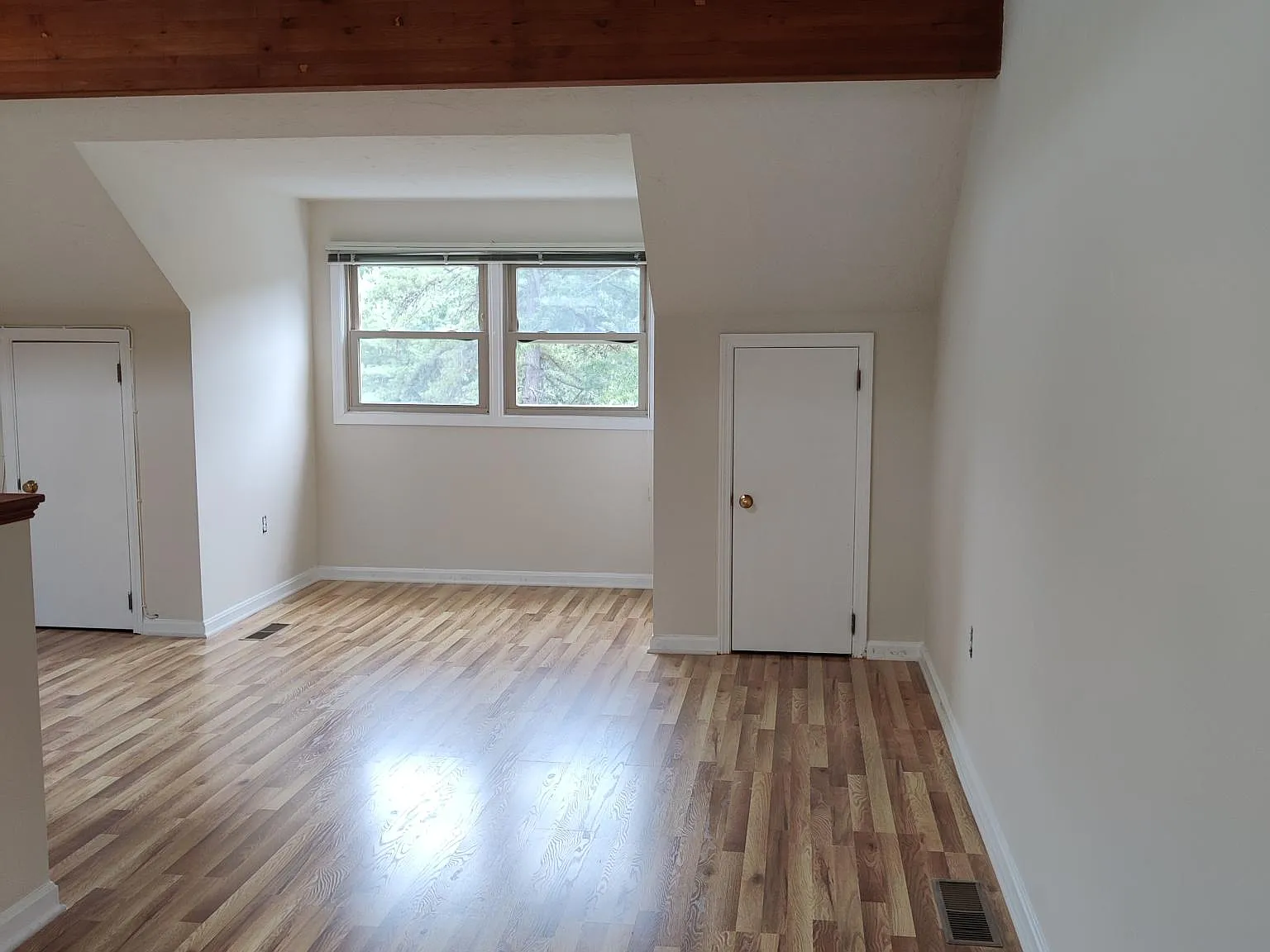3 bed, 2.5 bath, 2000 sqft, $4,500 — Photo 4