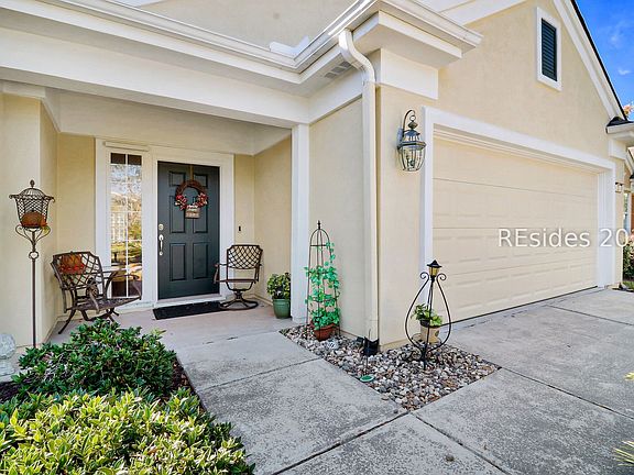 3rd image of 22 Columbus Cir