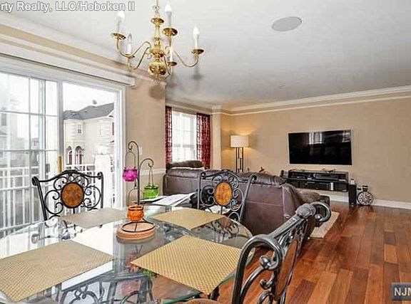 5th image of 161 Blue Heron Dr #161