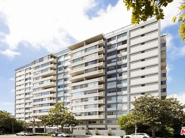 969 Hilgard Ave APT 1001, Los Angeles, CA 90024