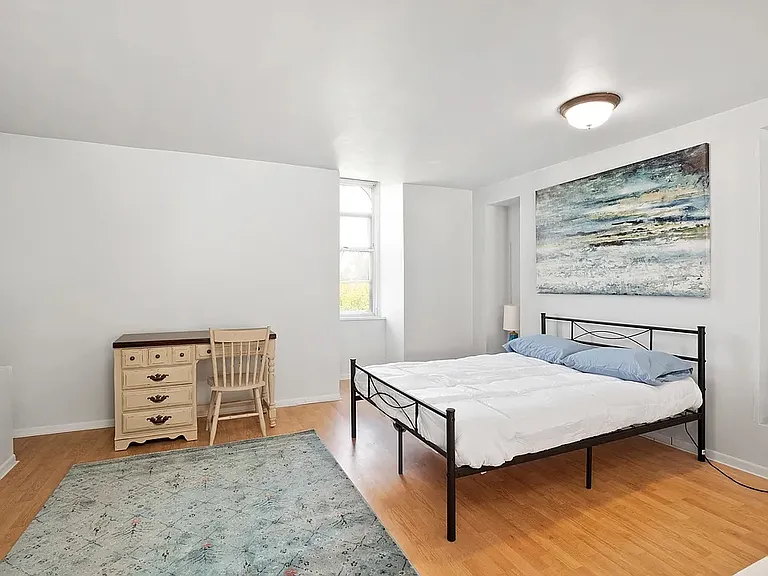 1832 Victor St — Photo 16