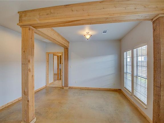 5th image of 608 W Ollie St