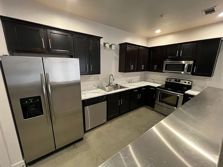 Myers Flats - 3 Bedroom — Photo 8