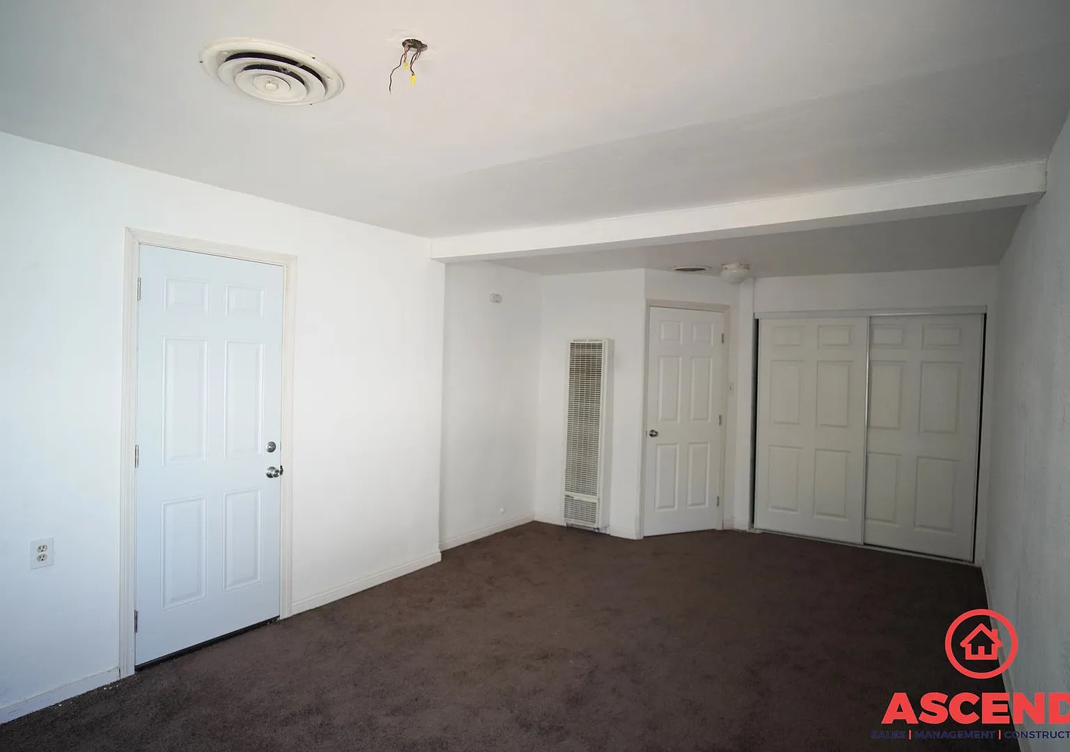 214 E Belle Ave — Photo 4