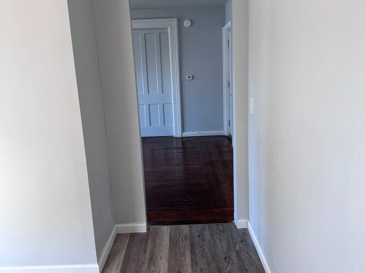 3 bed, 1100 sqft, $2,200 — Photo 4