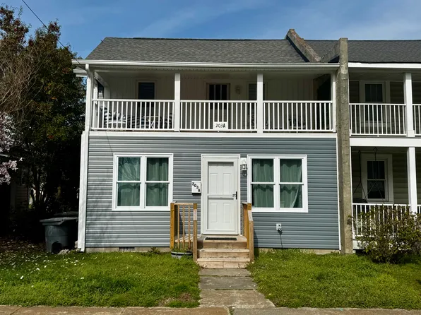 203 N 1st St #A, Hampton, VA 23664