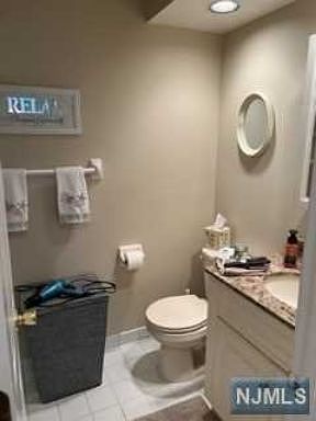 5th image of 897 Somerset Ct