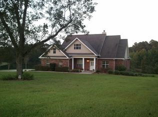26 Twin Lake Xing, Hattiesburg, MS 39401