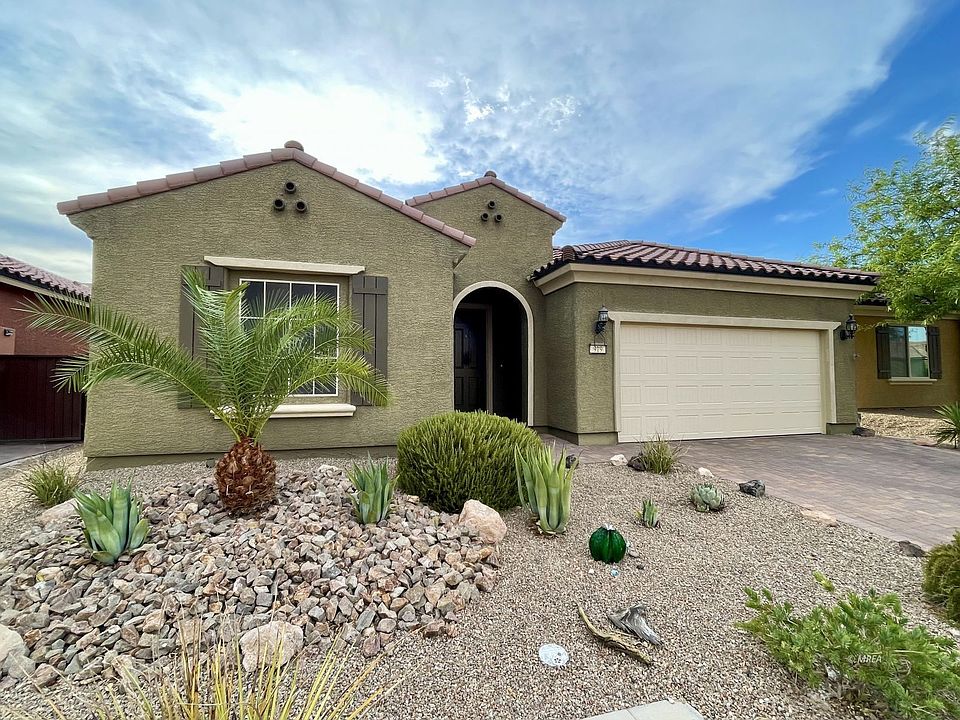 1st image of 919 Bridle Path Ln