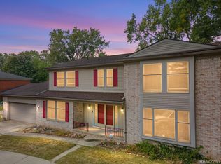 24555 Lafayette Cir, Southfield, MI 48075