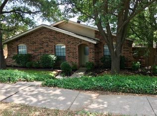 750 Mockingbird Dr, Lewisville, TX 75067