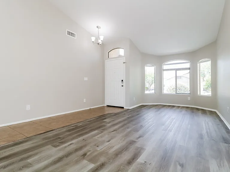 15853 W Diamond St — Photo 6