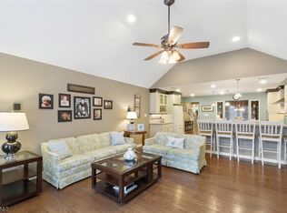 14 Post Rd, Clark, NJ 07066