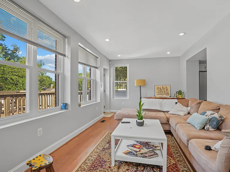 310 Maryland Ave — Photo 15