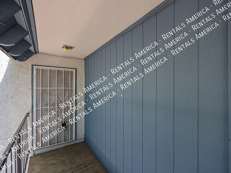 4608 W Maryland Ave #208 — Photo 6