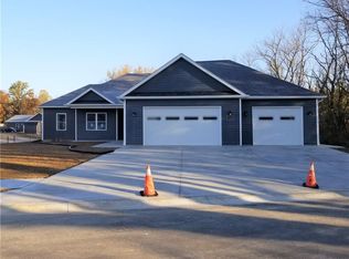 140 Woods Edge Blvd E, Greencastle, IN 46135