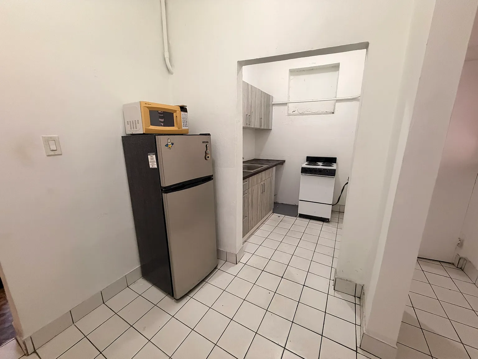 3 bed, 750 sqft, $950 — Photo 3