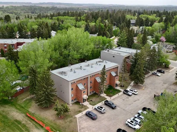 80 W Piper Dr #19, Red Deer, AB T4P 1H8