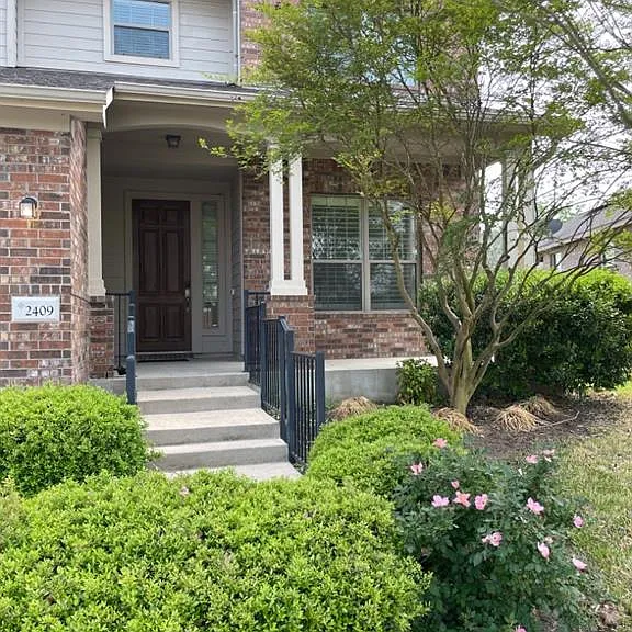 2409 Dovetail St — Photo 42