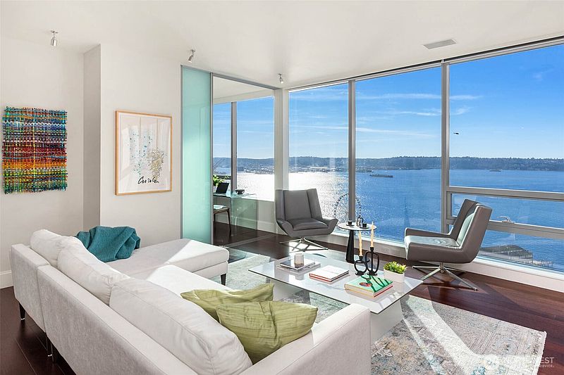 3rd image of 1521 2nd Avenue #2004