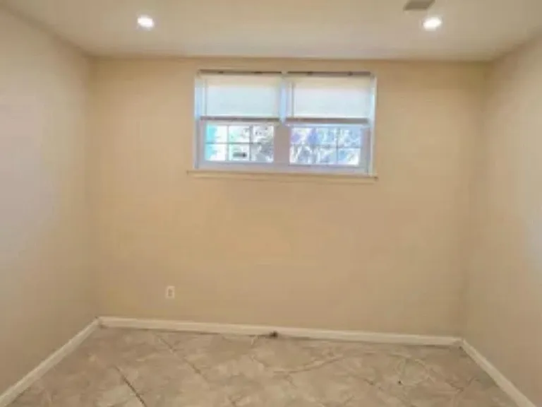 334 College Dr — Photo 12
