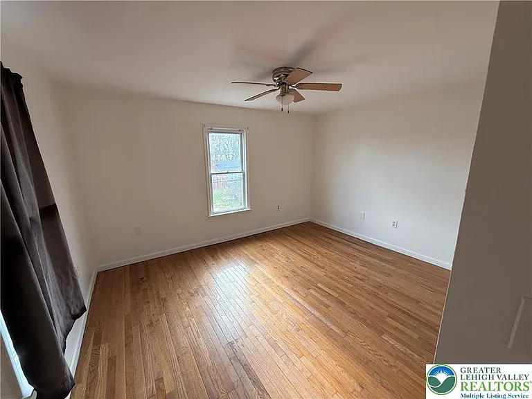 2955 Middletown Rd — Photo 16