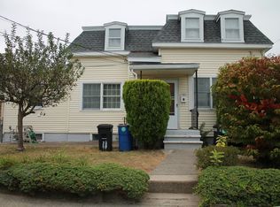 11 Foster St, Woburn, MA 01801