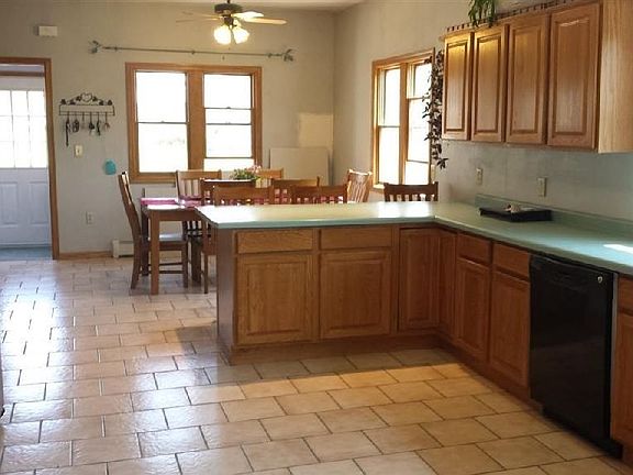 2nd image of 38 Vivian St
