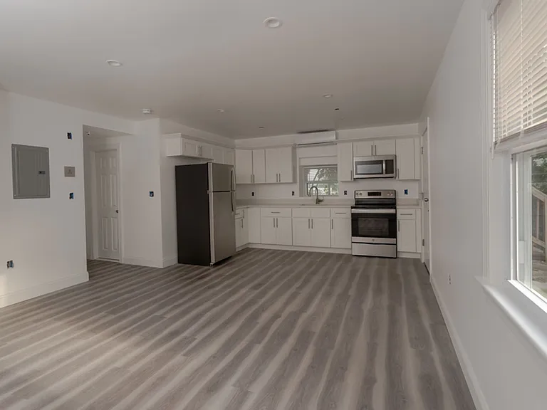 11 Park St — Photo 10
