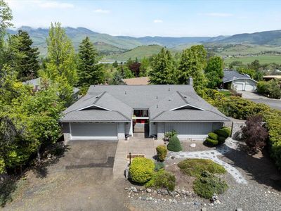 742 Twin Pines Cir, Ashland, OR, 97520