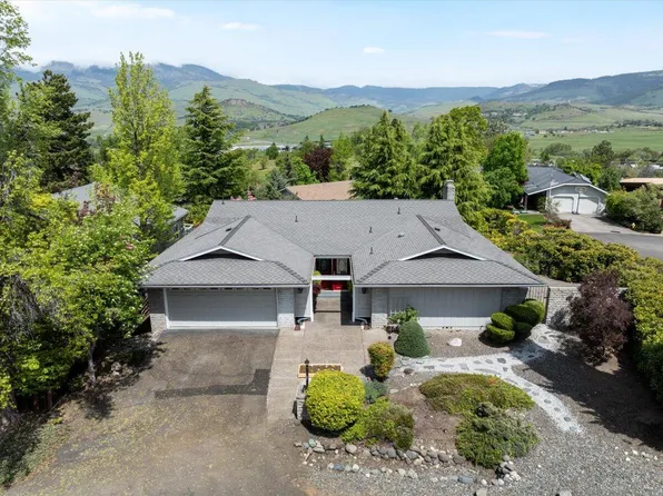 742 Twin Pines Cir, Ashland, OR 97520