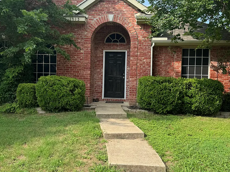 1113 Inland Ln — Photo 2