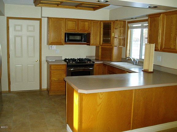 5th image of 127 Dover Dr