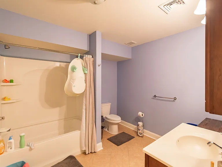 2242 Christian St — Photo 27