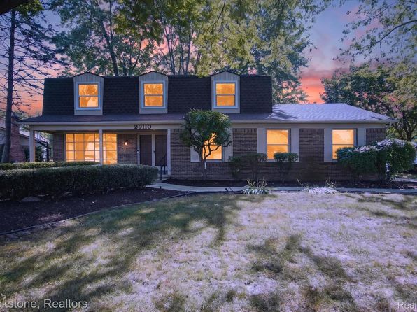 29110 Lake Park Dr