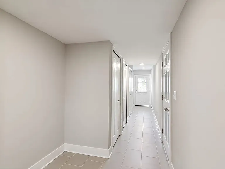 2535 W Towne St — Photo 25