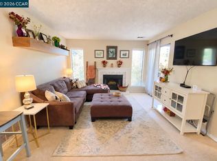 161 Village Pl, Martinez, CA 94553
